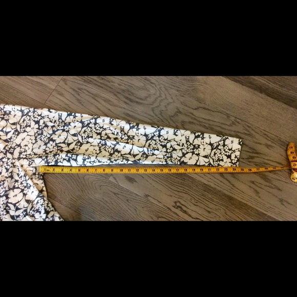 ❤️ OLD NAVY GRAY/CREME FLORAL PRINT LEGGINGS - S - Picture 6 of 6